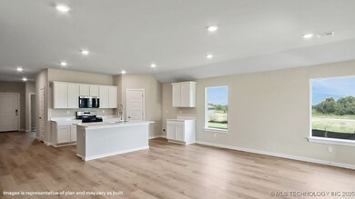 8523 E El Paso St, Broken Arrow, OK 74014 - photo 7