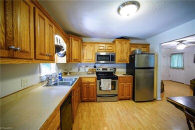 1243 Muriel Ln, Asheboro, NC 27205 - photo 3