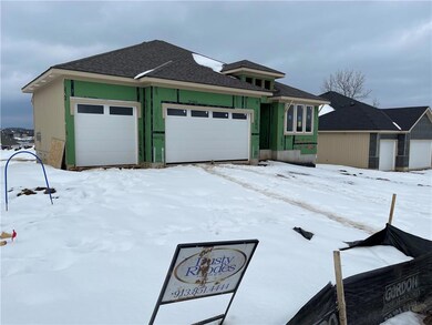 1402 Upton Ct, Raymore, MO 64083 - photo 2