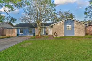 17007 Townes Rd, Friendswood, TX 77546 - photo 2