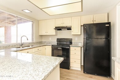 005-photo-kitchen-10146605