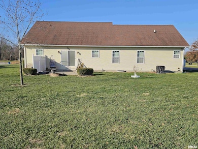 10586 N Spring Garden Ln, Mount Vernon, IL 62864 - photo 6