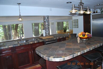 7490 Brett part kitchen 1
