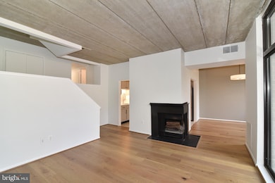 11562 Rolling Green Ct unit 200, Reston, VA 20191 - photo 4