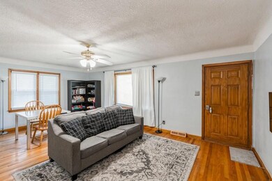 1607 E 23rd St, Des Moines, IA 50317 - photo 2