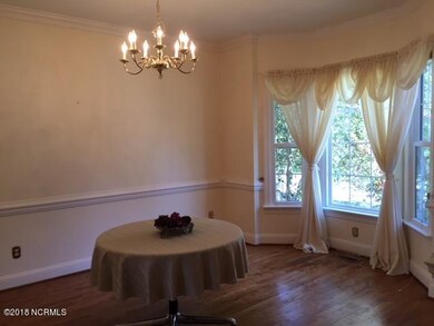 dining room bay window