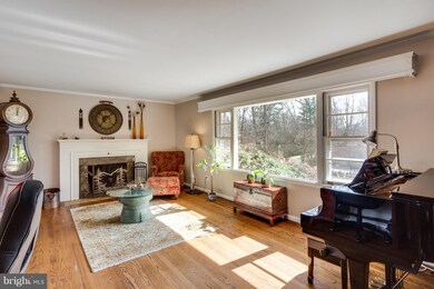 6426 Crosswoods Dr, Falls Church, VA 22044 - photo 5