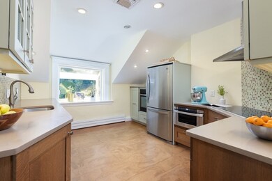 816 Washington St unit 2, Brookline, MA 02446 - photo 6