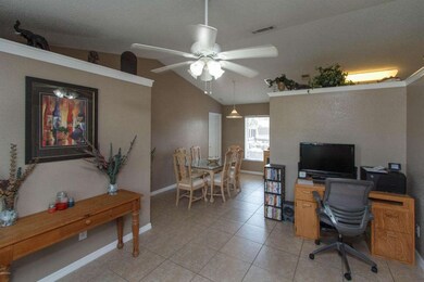 004_Living Room (3)