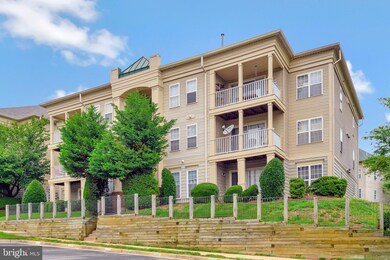 1067 Gardenview Loop unit 302, Woodbridge, VA 22191 - photo 3