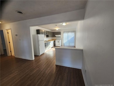 1433 Artesian Ct, Fayetteville, NC 28304 - photo 3