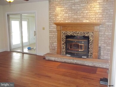 911 Pine Grove Rd unit 11, Hanover, PA 17331 - photo 7