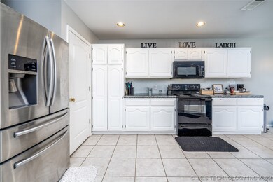 Tons of storage and lots of space!  Great for fami