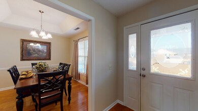 Foyer Out