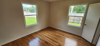 5501 Huisache St, Houston, TX 77081 - photo 6