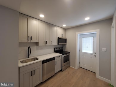 4663 Umbria St unit 1R, Philadelphia, PA 19127 - photo 2