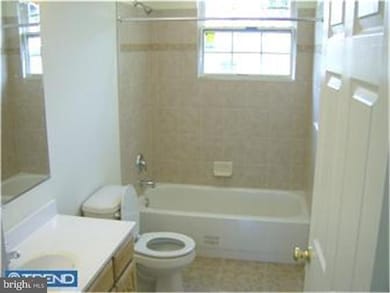 126 Carre Ave unit B, Essington, PA 19029 - photo 6