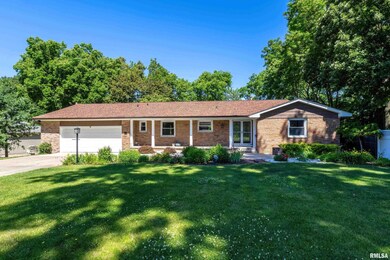 14 Oakbrook Place, Bettendorf, IA 52722 - photo 2