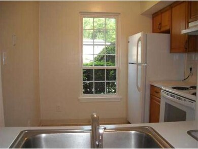 905 Windsor Dr, Framingham, MA 01701 - photo 4