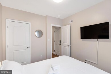 2236 Reed St unit 1, Philadelphia, PA 19146 - photo 3