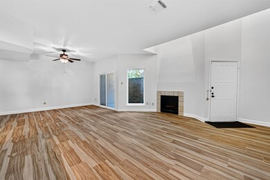 10811 Richmond Ave unit 98, Houston, TX 77042 - photo 5