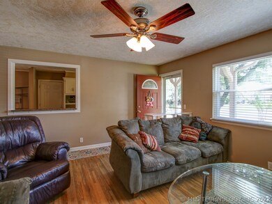 326 N Carlsbad St, Owasso, OK 74055 - photo 7