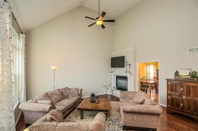 315 SW Albatross Ct, Lees Summit, MO 64082 - photo 3