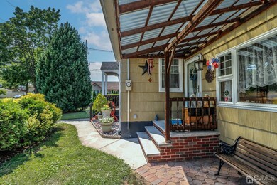 98 Louis St, Carteret, NJ 07008 - photo 4