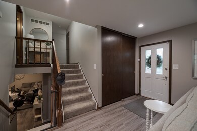 725 Huntington Ct, Algonquin, IL 60102 - photo 3