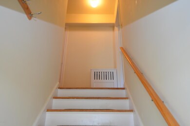 723 Riverbank Rd unit Garage Apt, Stamford, CT 06903 - photo 3