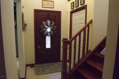 116 Horseshoe Front Door Foyerq