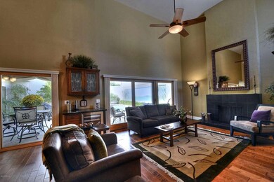 006_Living Room