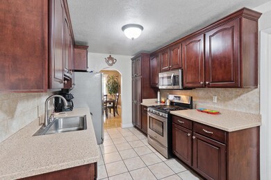 1837 Tommy Aaron Dr, El Paso, TX 79936 - photo 5