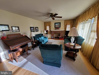 326 Harrison Ave, Waynesboro, PA 17268 - photo 6