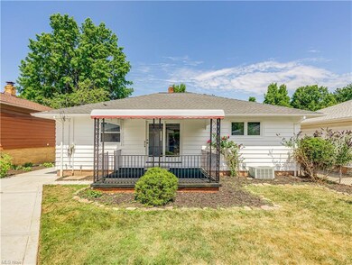 26384 Aaron Dr, Euclid, OH 44132 - photo 3