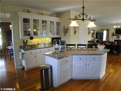 Kitchen - Lots Of Custom Work To Enjoy And Share W
