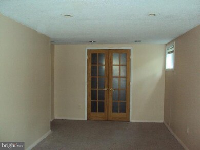 4913 Braddock Rd, Temple Hills, MD 20748 - photo 3