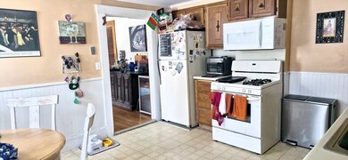 103-105 Pine St, Waltham, MA 02453 - photo 5