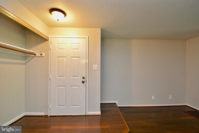 5833 Cove Landing Rd unit 303, Burke, VA 22015 - photo 4