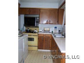 Kitchen - real wood cabinets