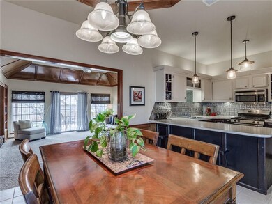 2124 NE 9th St, Moore, OK 73160 - photo 5