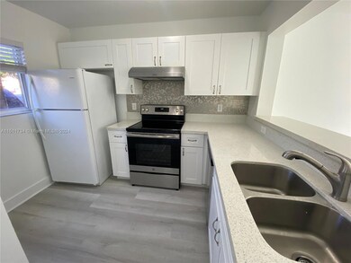 8394 SW 152nd Ave unit 30, Miami, FL 33193 - photo 3