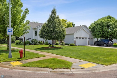 3310 28th Ave S, Fargo, ND 58103 - photo 2