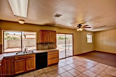 Bright Kitchen/Family Room