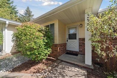 2986 Beech Ridge Dr, Lansing, MI 48911 - photo 5