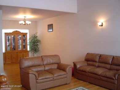 Living Room/Dining Area