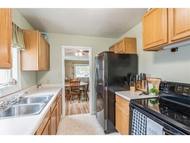 402 E 20th St S, Newton, IA 50208 - photo 7