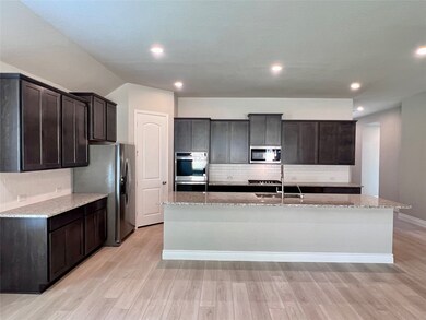 31318 Raleigh Creek Dr, Tomball, TX 77375 - photo 4