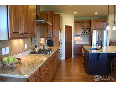 Large workspace with Plenty of Storage