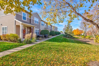 3352 Hazel Trail unit E, Woodbury, MN 55129 - photo 2